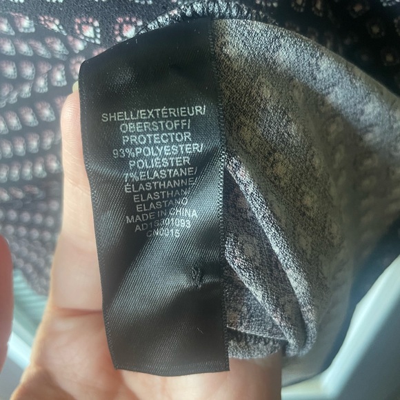 Adrianna Papell Slight Puff Sleeve Black Top with Pink & White Diamond design-M - Picture 6 of 9